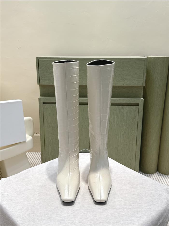 20251128174411165 460